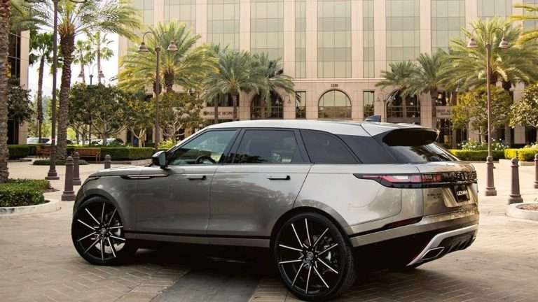 2018 Land Rover Range Rover Velar fitted with Gravity 24x10 35mm wheels