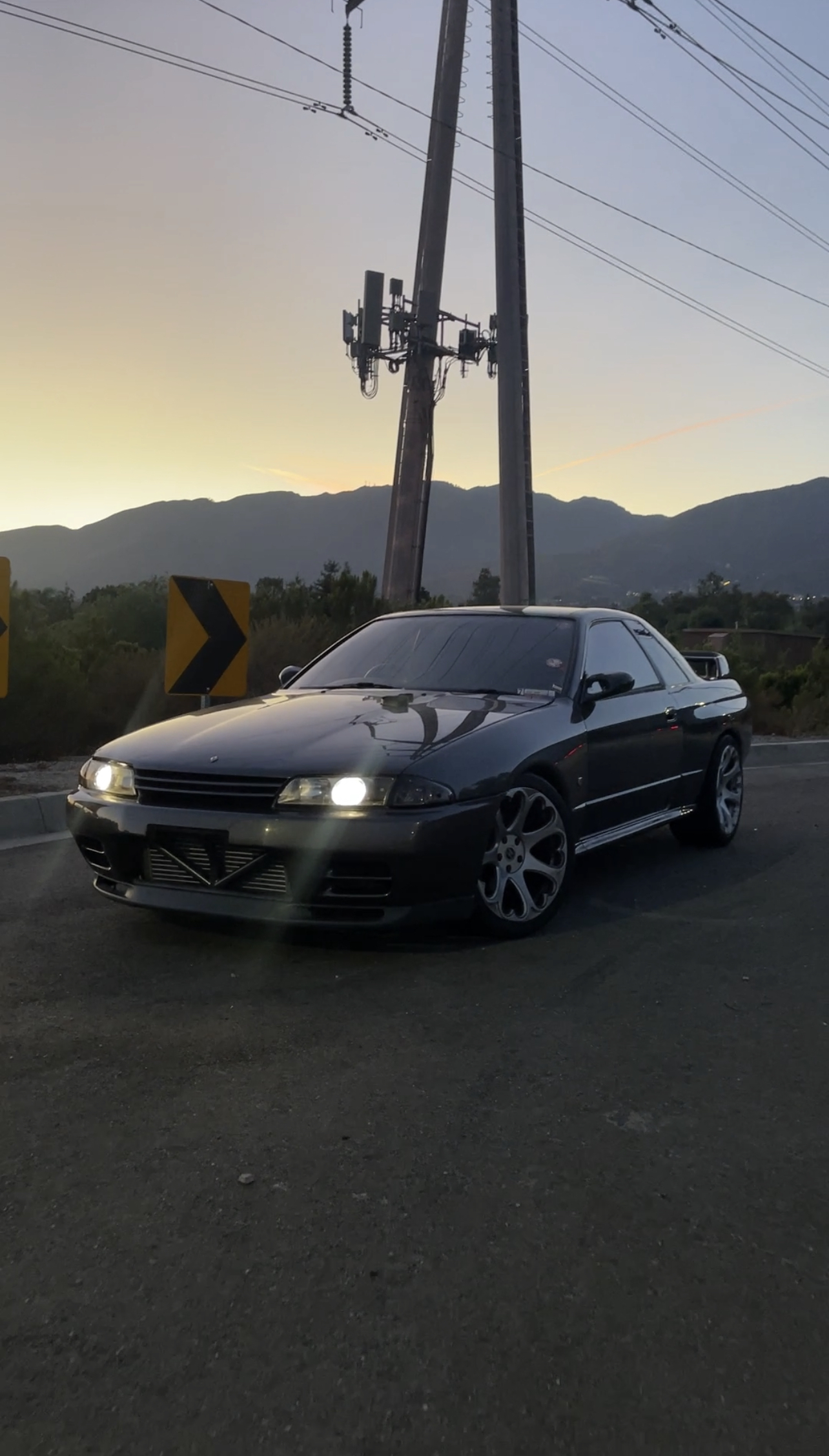 1990 Nissan Skyline fitted with KOKORO MonoC 18x9.5 22mm wheels
