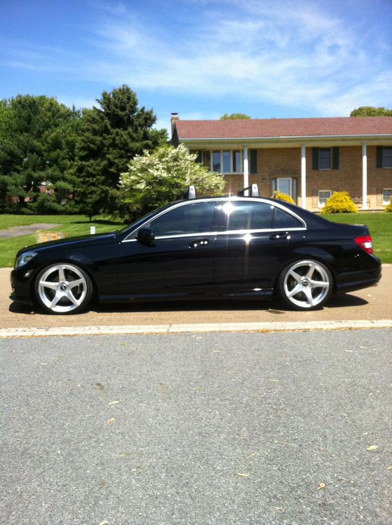 2010 Mercedes-Benz E350 fitted with VMR V705 19x8.5 45mm wheels