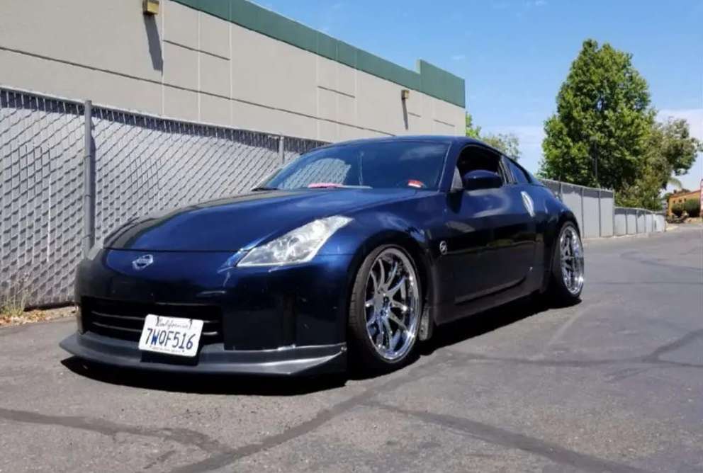 2008 Nissan 350Z fitted with DS02 - Chrome 19x9.5 22mm wheels