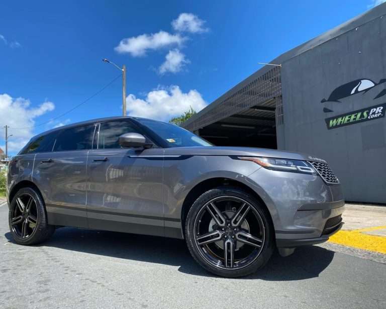 2018 Land Rover Range Rover Velar fitted with HF-1 22x9 33mm wheels