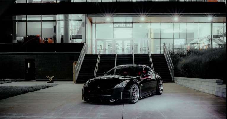 2005 Nissan 350Z fitted with Emotion D9R 19x9.5 15mm wheels