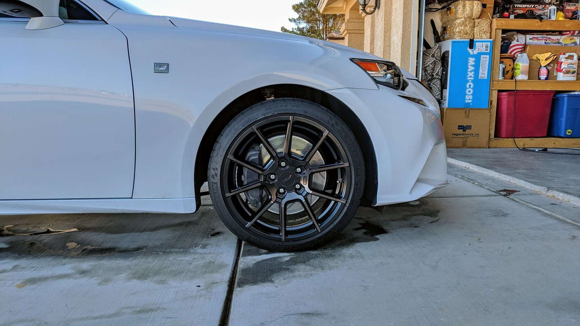 2014 Lexus IS350 fitted with CHRONO 18x8.5 30mm wheels