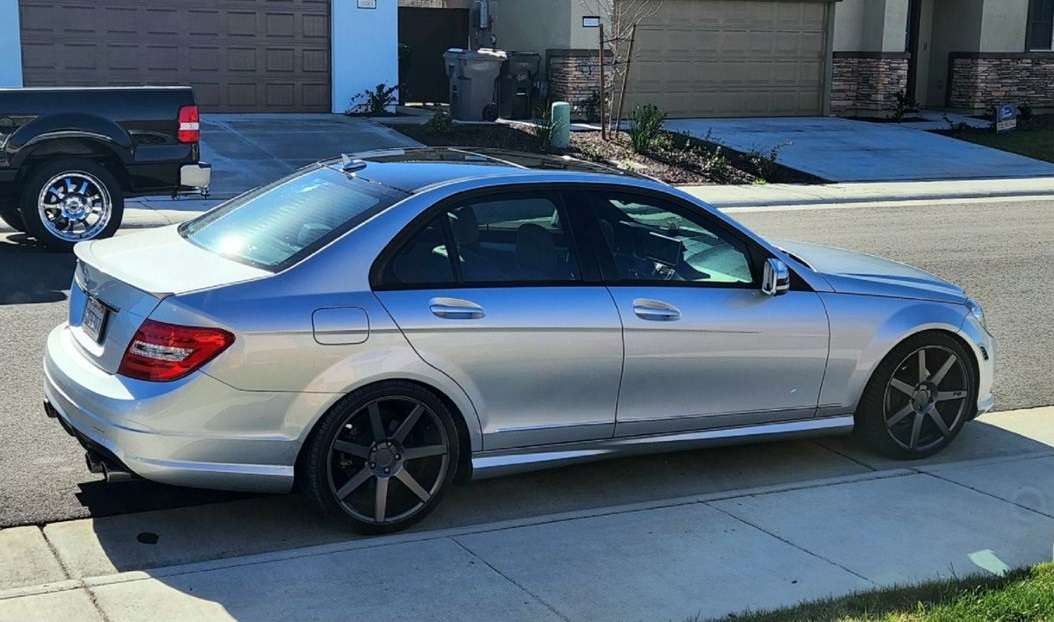 2010 Mercedes-Benz C300 fitted with M149 VERONA 19x9 44mm wheels