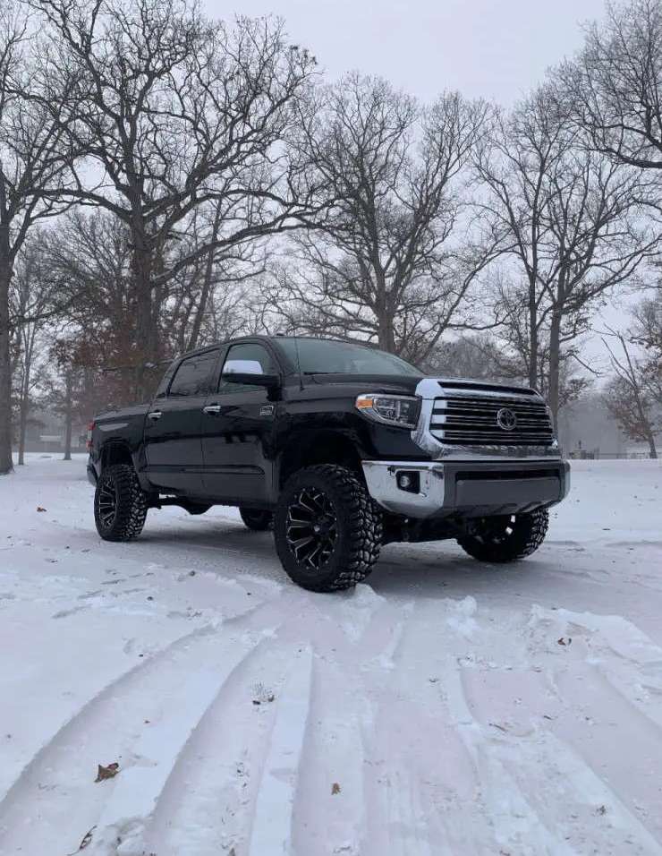 2019 Toyota Tundra fitted with Assault - Gloss Black 20x10 -18mm wheels
