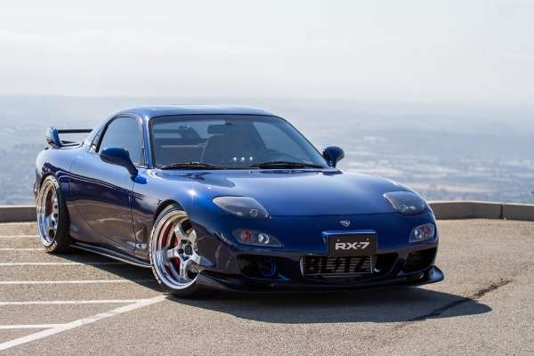 1993 Mazda RX-7 fitted with Work Meister S1R 18x11 25mm wheels