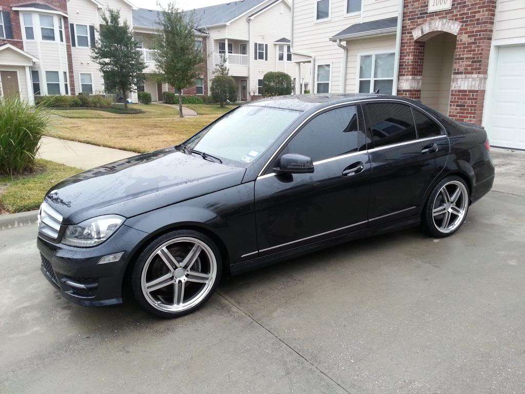 2013 Mercedes-Benz C350 fitted with MANNHEIM 19x8.5 43mm wheels