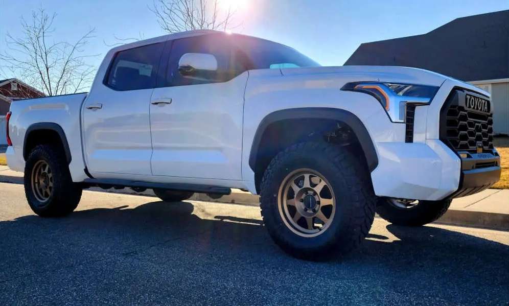 2024 Toyota Tundra · Method MR701 - Bronze · 18x9