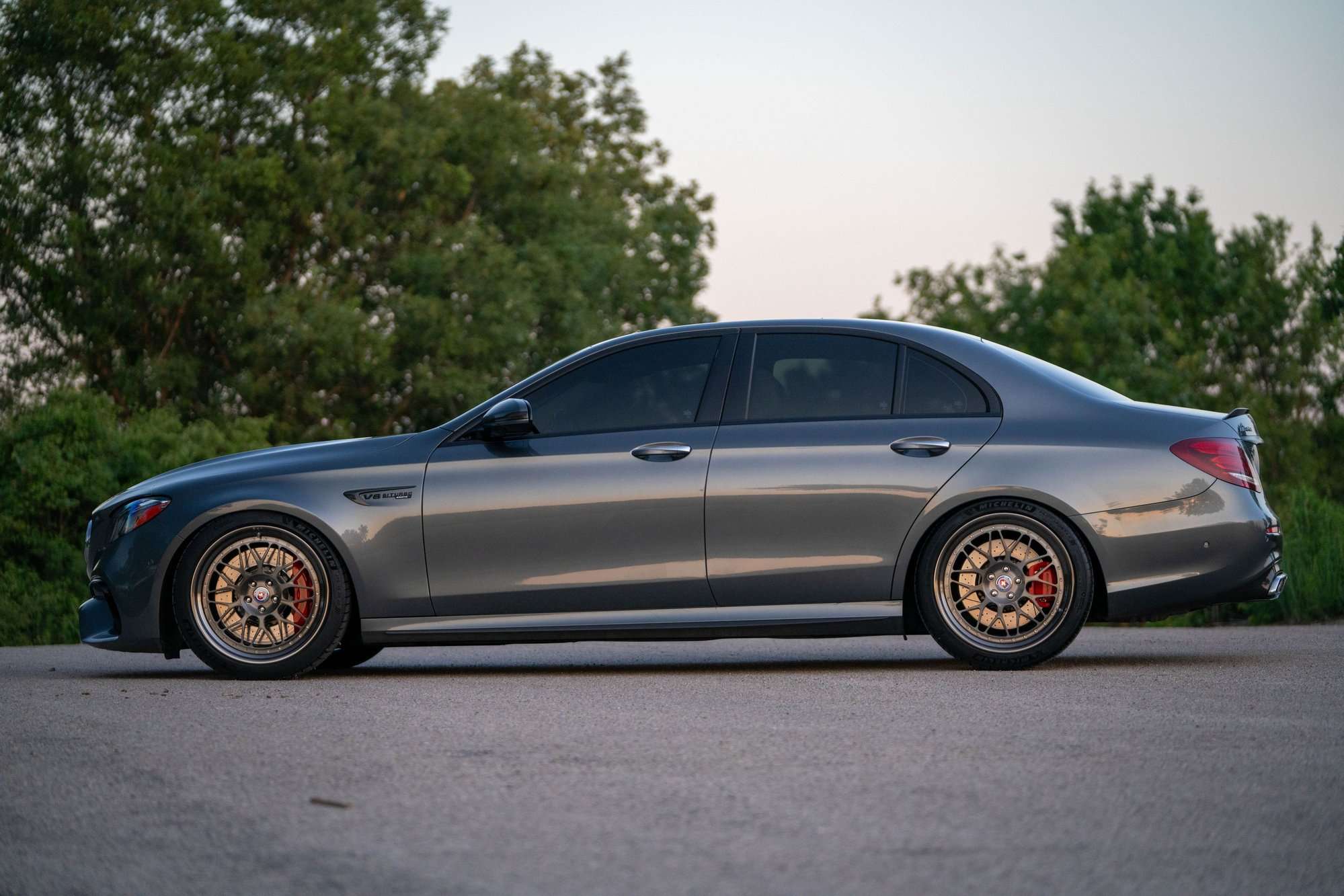 2018 Mercedes-Benz E63 AMG S fitted with HRE Classic 300 FMR 20x10 10mm wheels