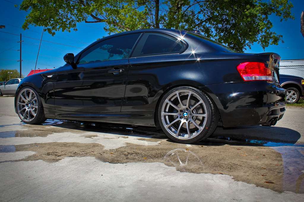 2011 BMW 135i fitted with VMR V701 19x8.5 45mm wheels