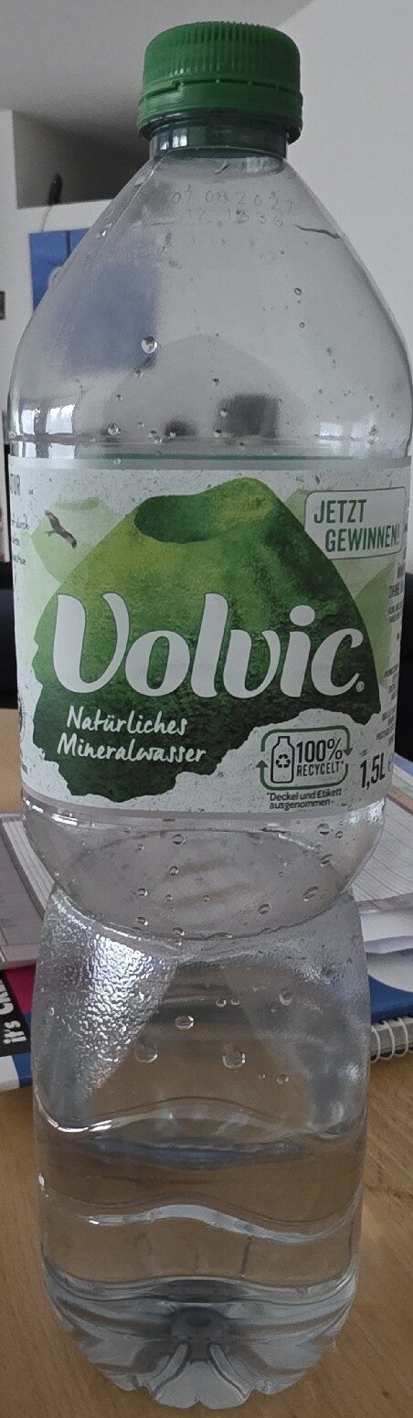Volvic Naturliches Mineralwasser