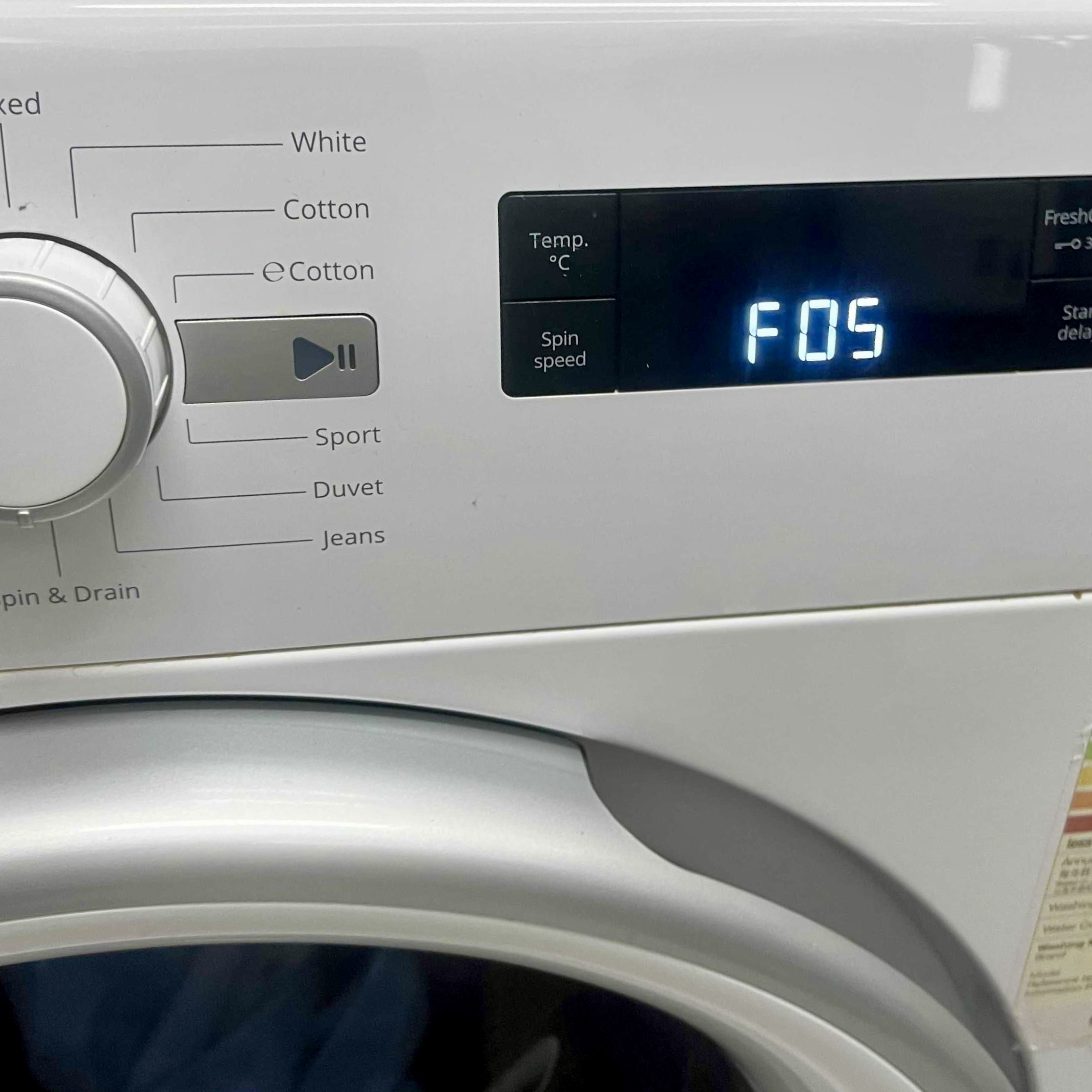 F05