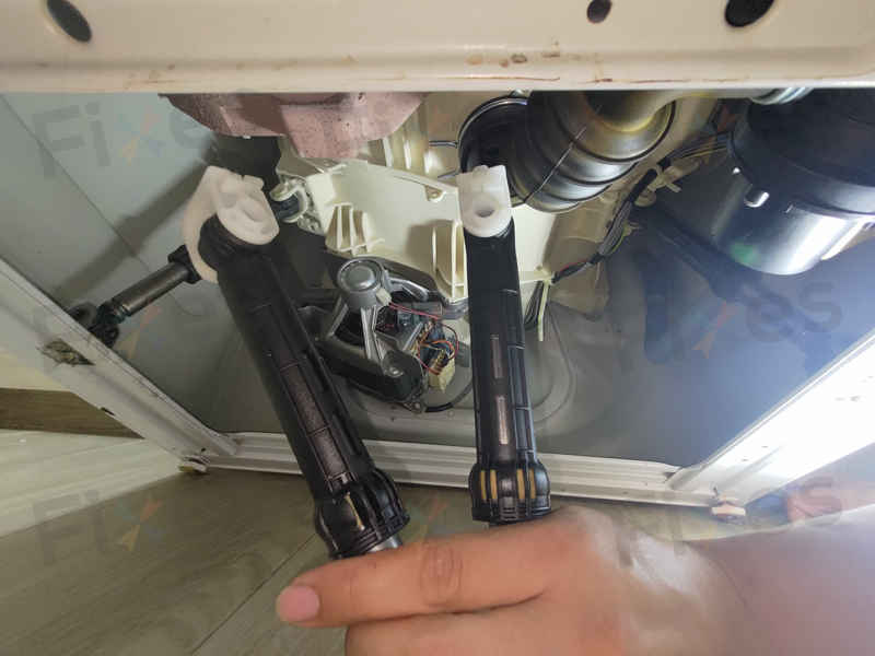 惠而浦洗衣機狂震10厘米？避震器老化引發的驚險故事 😱