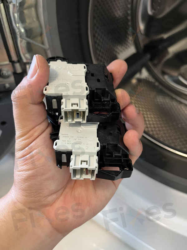 出現故障碼F06，開唔到門⚠️Whirlpool惠而浦前置式洗衣機 FFCR70110