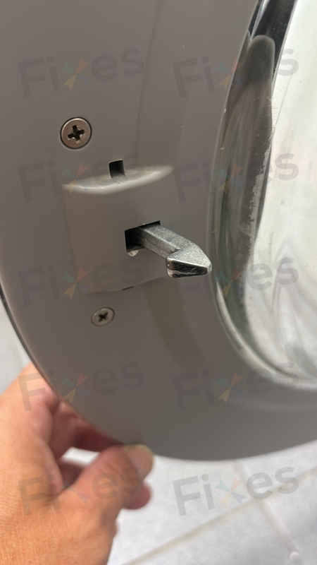 這部LG洗衣機的機門問題，竟然是因為這個小零件！🔍
