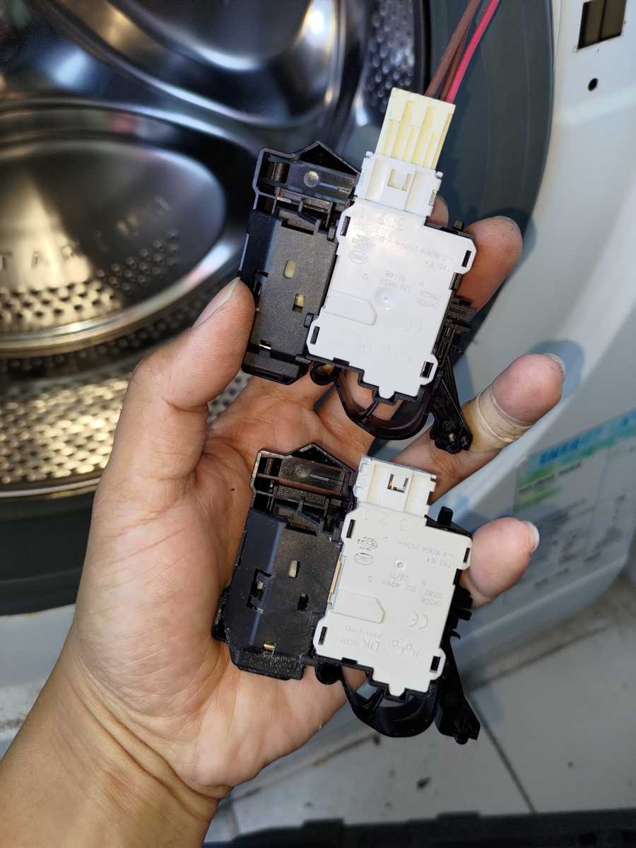 出現故障碼F06,門鎖掣故障👀Whirlpool惠而浦前置式洗衣機 CFCR70111