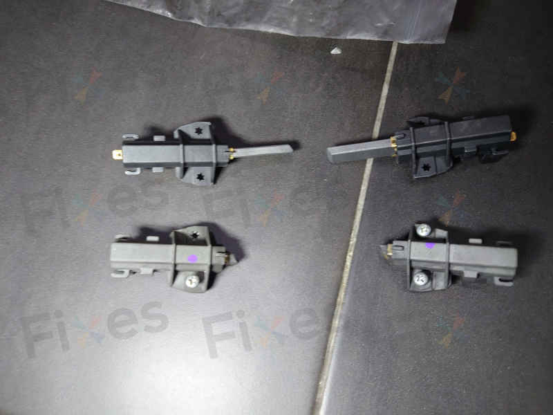 這部金鼎牌 CDB系列洗衣機出現E08故障？師傅現場確認摩打碳刷全磨損 🤔