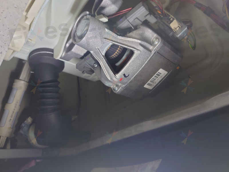 這部金鼎牌 CDB系列洗衣機出現E08故障？師傅現場確認摩打碳刷全磨損 🤔