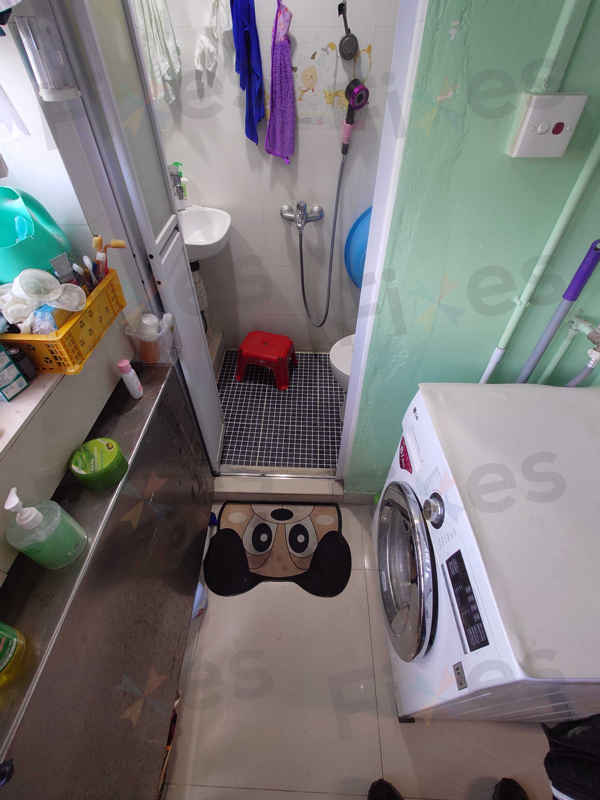 0E和1E故障碼同時出現，這部LG WF系列洗衣機的水位感應系統竟被這樣堵塞 🔍