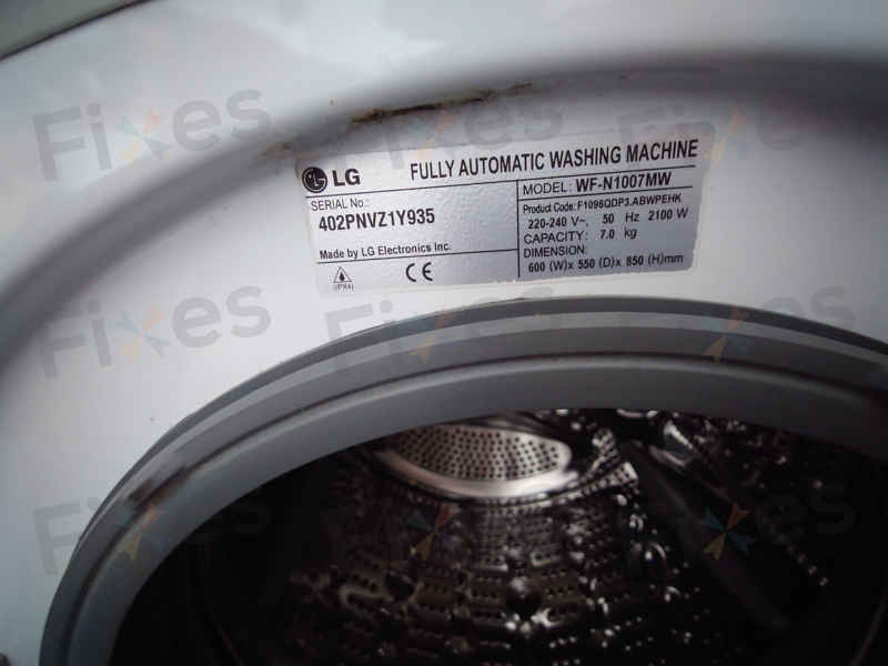 這部LG WFN系列洗衣機突現1E故障？小小水位喉管鬆脫才是元凶 🤔