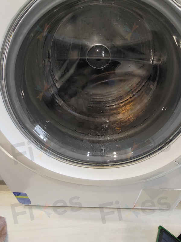 意外的「驚喜」：維修師傅從這部日立BDW系列洗衣機的排水泵內，發現了什麼？ 😮
