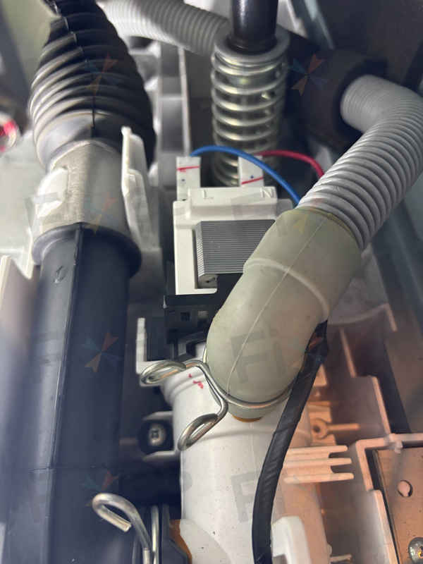 這部Hitachi BDW系列洗衣機C02故障碼引發排水卡頓,師傅上門1招換泵速解💧