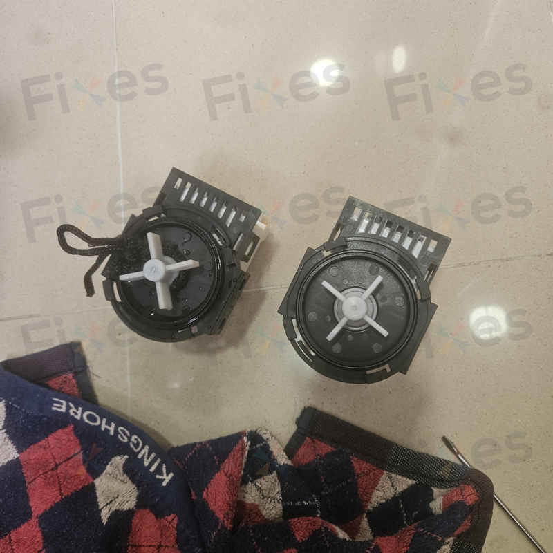C02故障碼一出就不排水？這部Hitachi BD系列洗衣機現場拆檢才看見關鍵異物 🧵