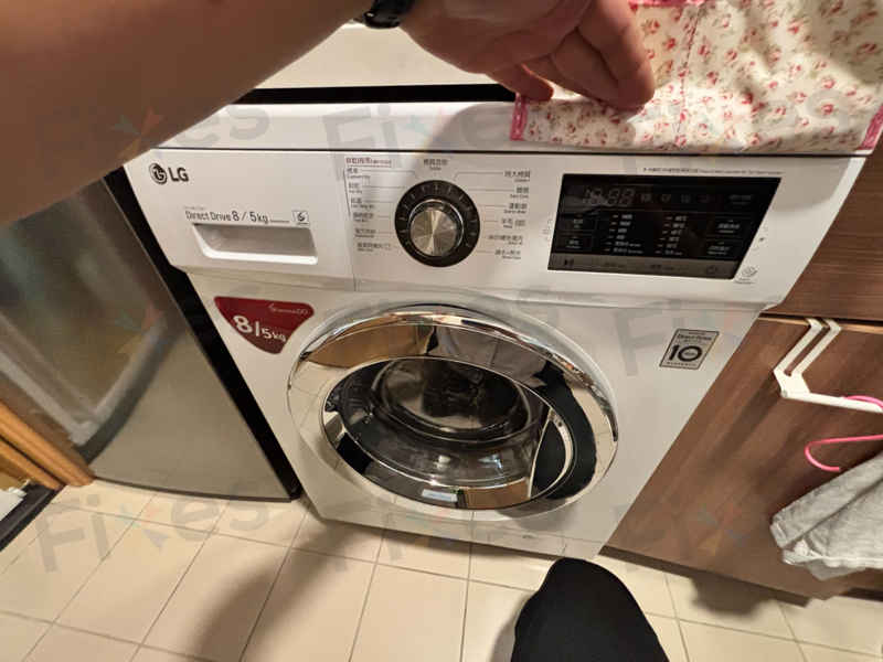 這部LG WFCT系列洗衣機的門鎖掣為何忽靈忽不靈？揭開dE故障真相 🤔