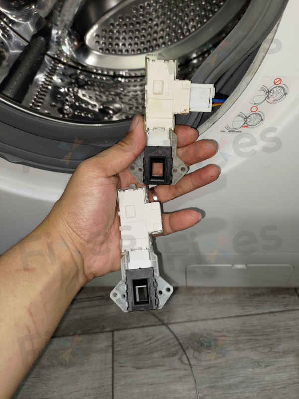 LG WFN系列洗衣機突然顯示dE故障碼?原來是門鎖掣出了問題 🔍