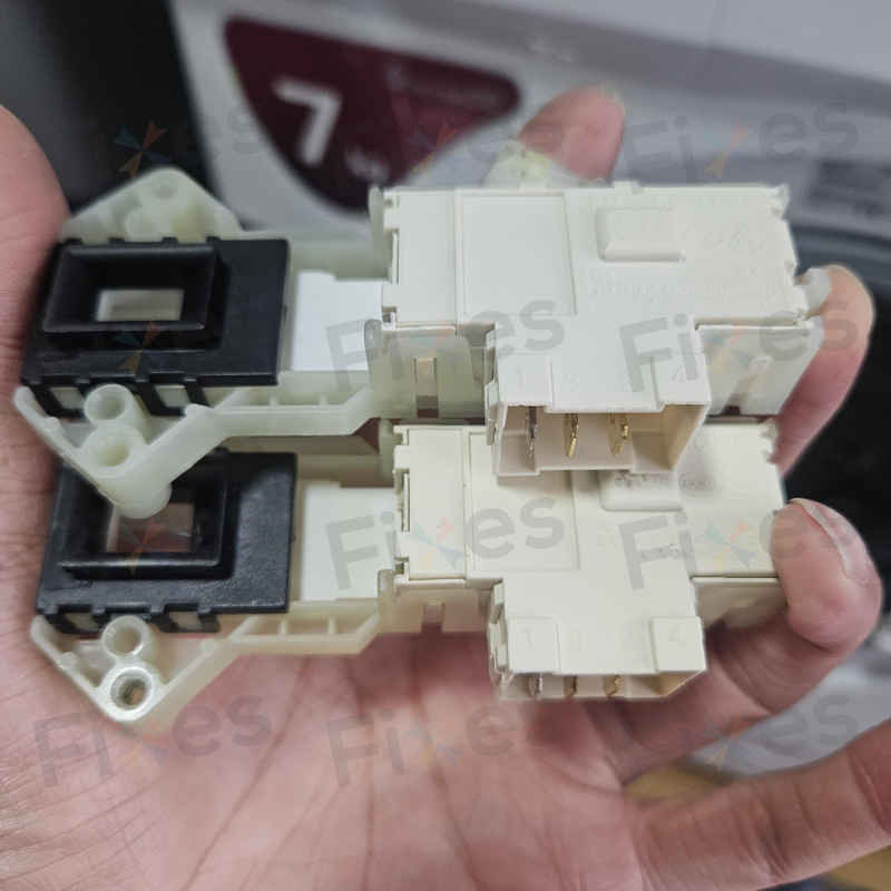 dE錯誤碼閃爍，這部LG WFNP系列洗衣機門鎖問題現場還原🧩