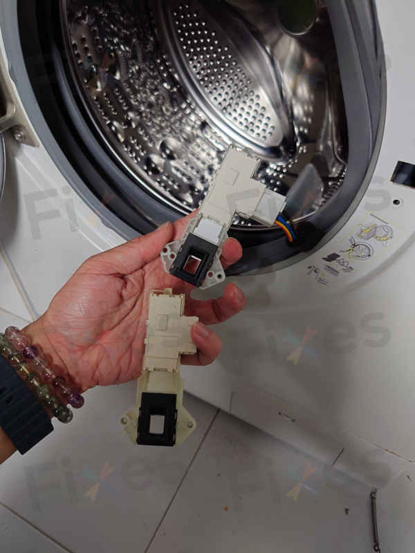 門鎖掣老化讓這部LG WFT系列洗衣機進入冬眠模式 dE故障碼現形 🥶