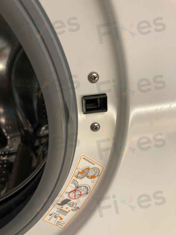LG洗衣機顯示dE故障碼？原來是這個小零件出問題了 🔍