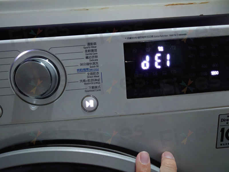 衣物受困桶內！這部LG WFC系列洗衣機dE1、dE2錯誤下的門鎖掣故障排除🌱