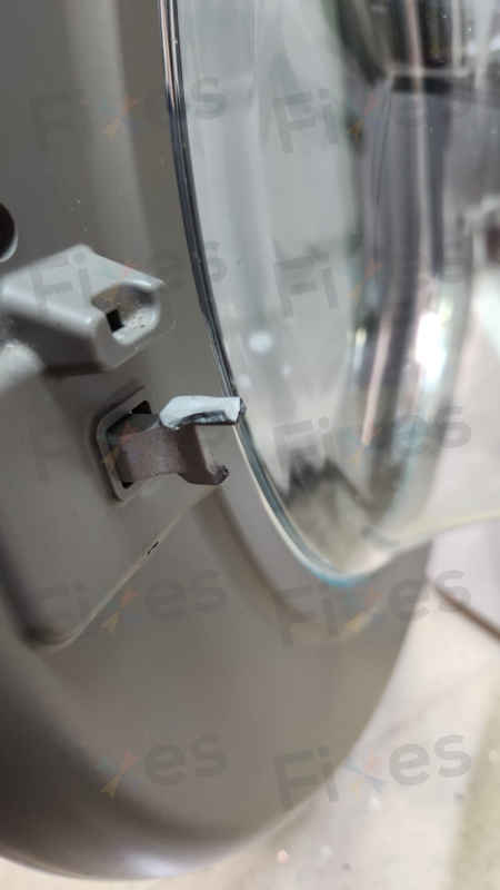 LG洗衣機dE1故障碼!因工人姐姐一個動作,門勾斷裂 🚪