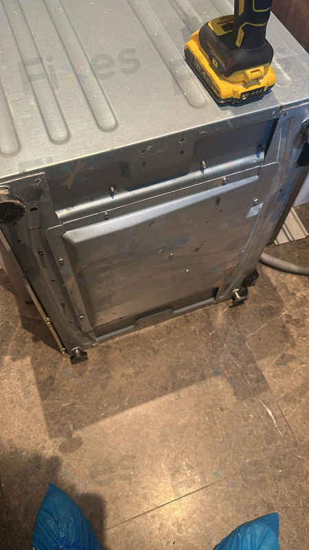 一支牙籤讓這部GAGGENAU WD系列洗衣機E01故障碼現身 🪥