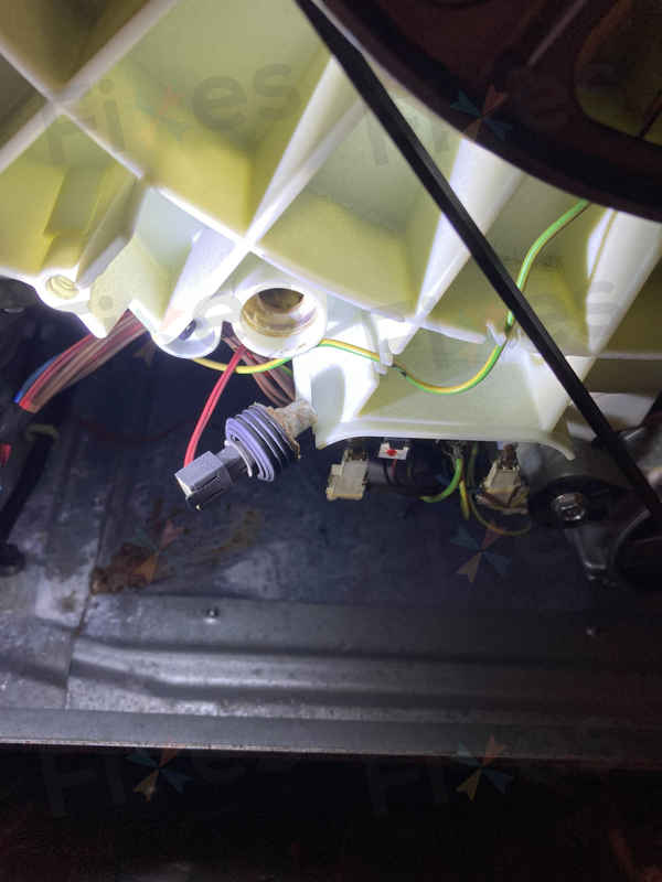 嵌入式洗衣機的隱藏危機：看這部GAGGENAU如何解決E01錯誤 🚰