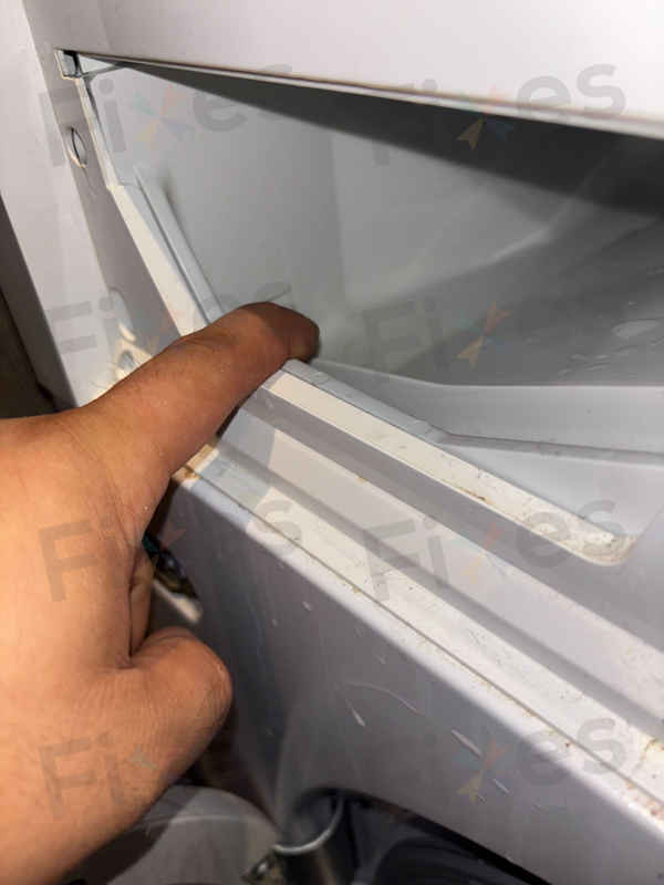 好奇心惹禍！這部GAGGENAU WD系列洗衣機E01故障碼背後的膠蓋實驗 🤔
