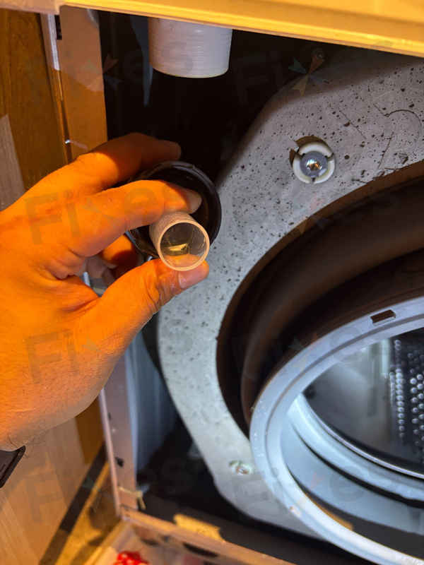 好奇心惹禍！這部GAGGENAU WD系列洗衣機E01故障碼背後的膠蓋實驗 🤔