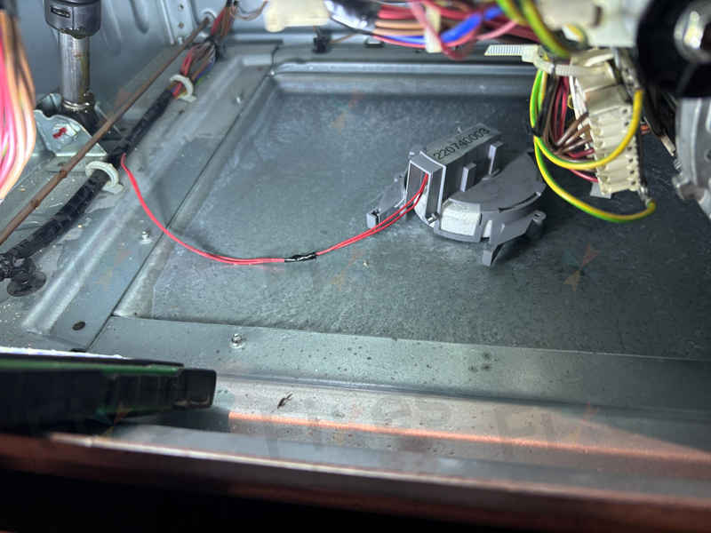 好奇心惹禍！這部GAGGENAU WD系列洗衣機E01故障碼背後的膠蓋實驗 🤔