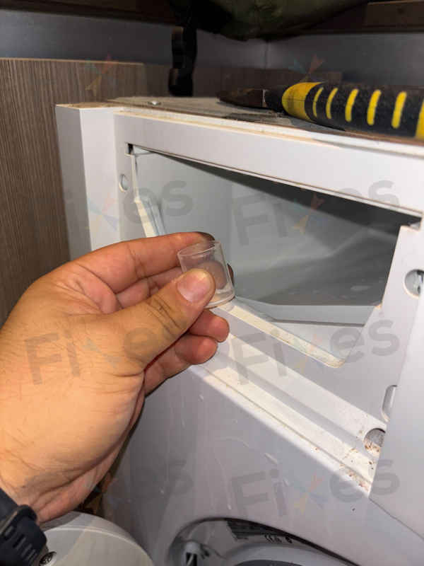 好奇心惹禍！這部GAGGENAU WD系列洗衣機E01故障碼背後的膠蓋實驗 🤔