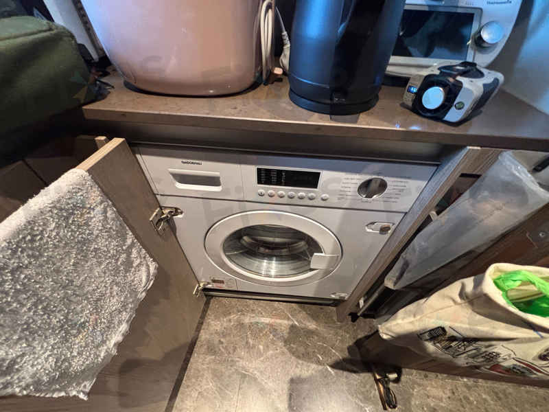 好奇心惹禍！這部GAGGENAU WD系列洗衣機E01故障碼背後的膠蓋實驗 🤔