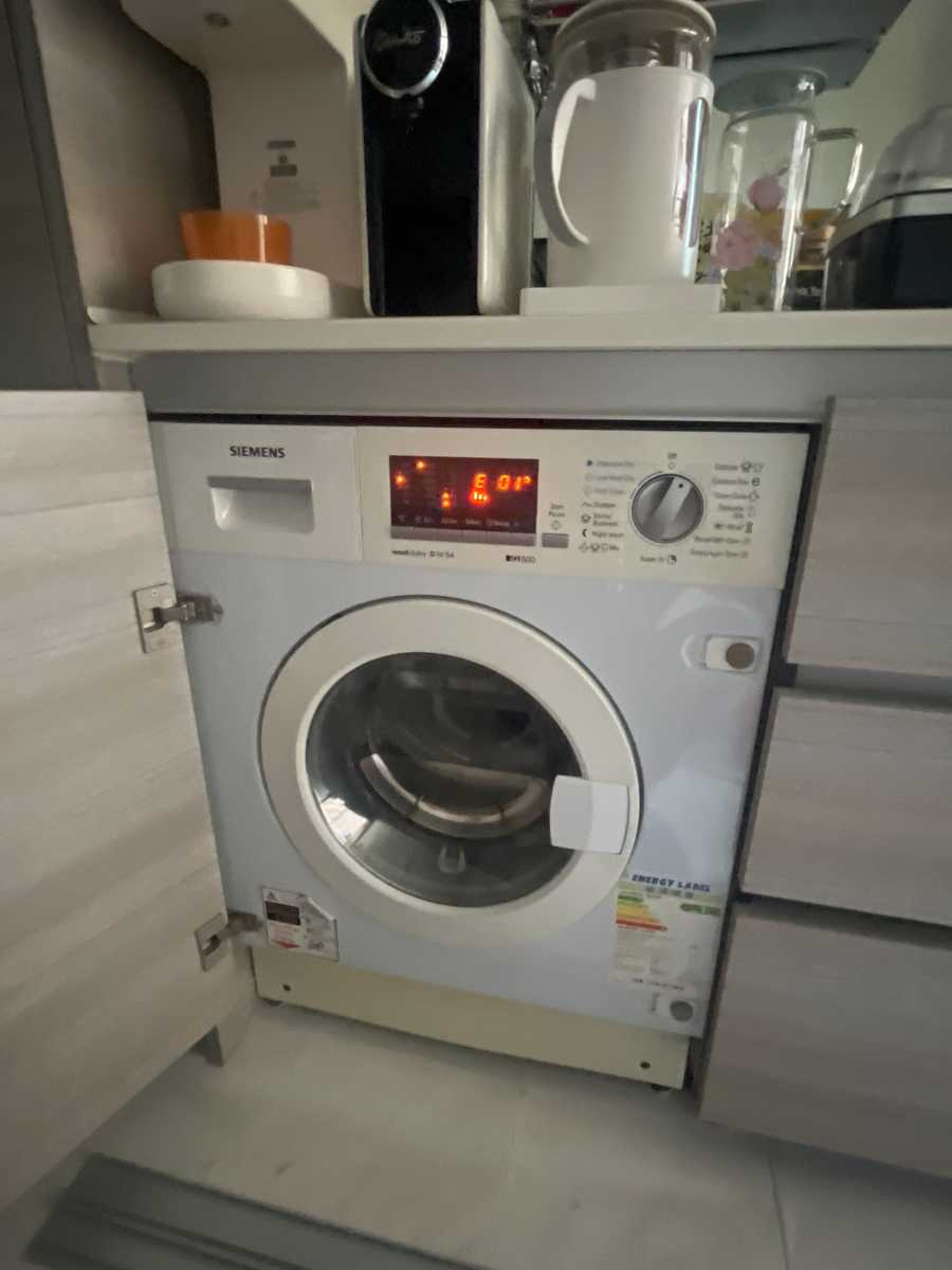 感溫掣防漏膠圈失守,這部Siemens WK系列洗衣機E01瞬間停擺 🧩