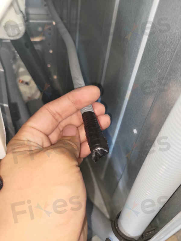 這部Smeg LSTA系列洗衣機清潔劑過量引發E01，何小姐驚呼師傅是最崇拜的人 🌟