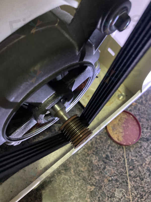 惠而浦洗衣機E02故障碼加上門把手斷裂,這對老夫婦如何解決?🏡