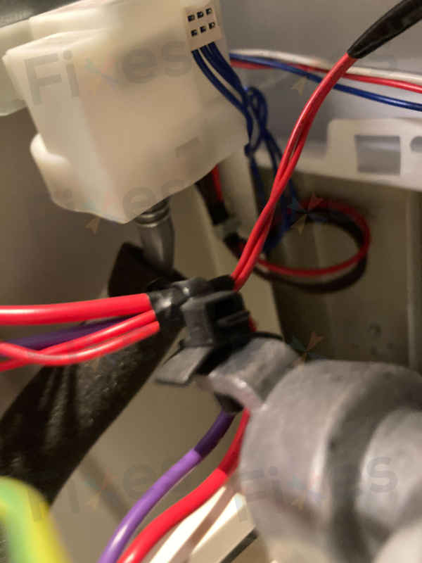 這部Rosieres洗衣機的E02故障：看看如何解決入水緩慢問題 🐌