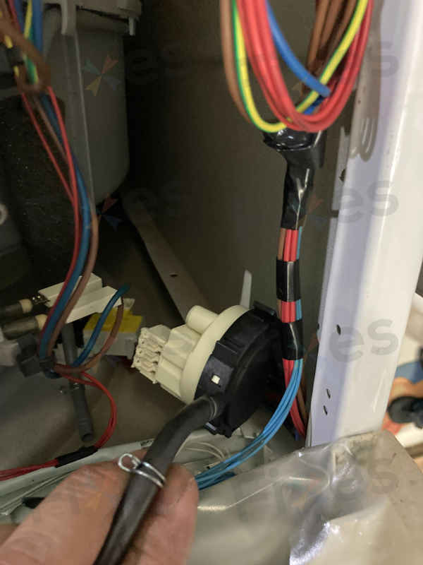 出現故障碼E02🔧Whirlpool惠而浦二合一洗衣乾衣機 AWF96141
