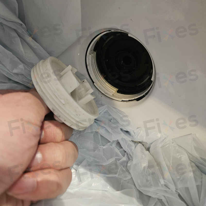 千枚硬幣卡死排水系統：這部Candy CDB系列前置式洗衣機E03故障碼現場拆機報告 🪙