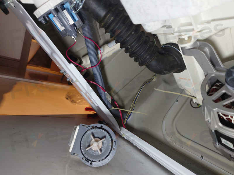 這部Candy洗衣機出現E03、E20故障碼，竟是因為排水喉的隱藏問題 🔍