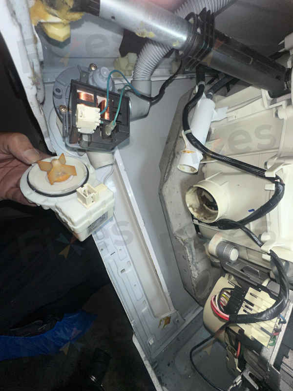 出現故障碼E03，不排水🚿Panasonic樂聲牌前置式洗衣機 NA106VC5