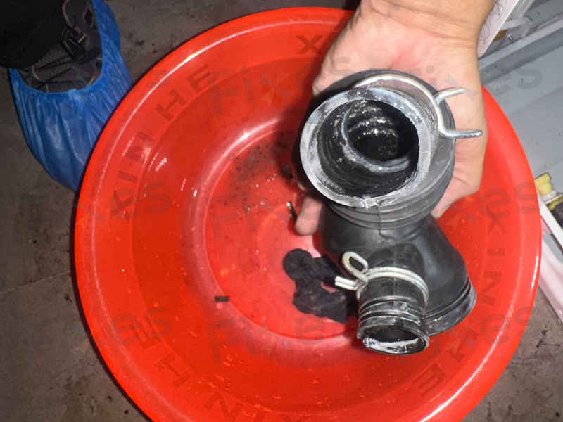 出現故障碼E03，不排水🚿Panasonic樂聲牌前置式洗衣機 NA106VC5